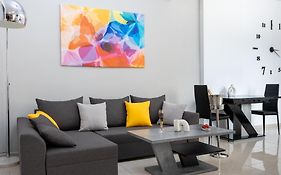 H4 Art Sparta Apartment